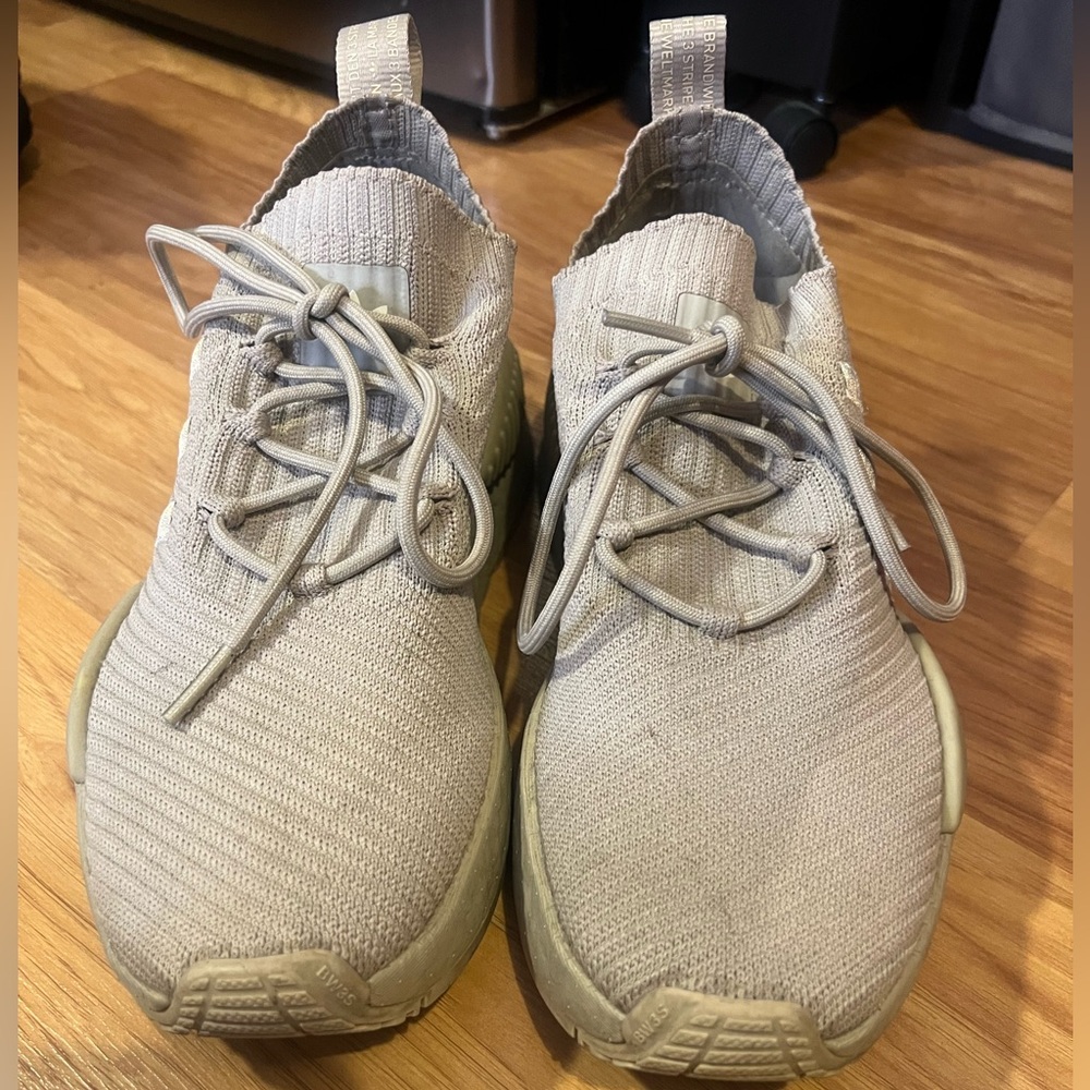 Adidas Athletic Shoes Size 7.5